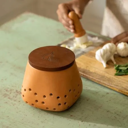 Dhara Terracotta Garlic Storage Jar with Wooden Lid