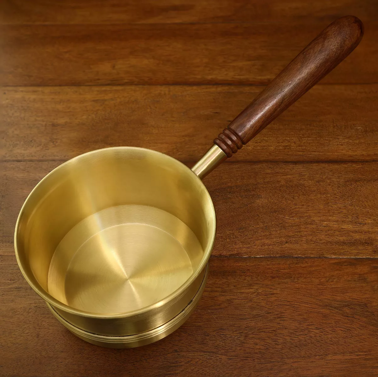 Arra brass tea pan with wooden handle 